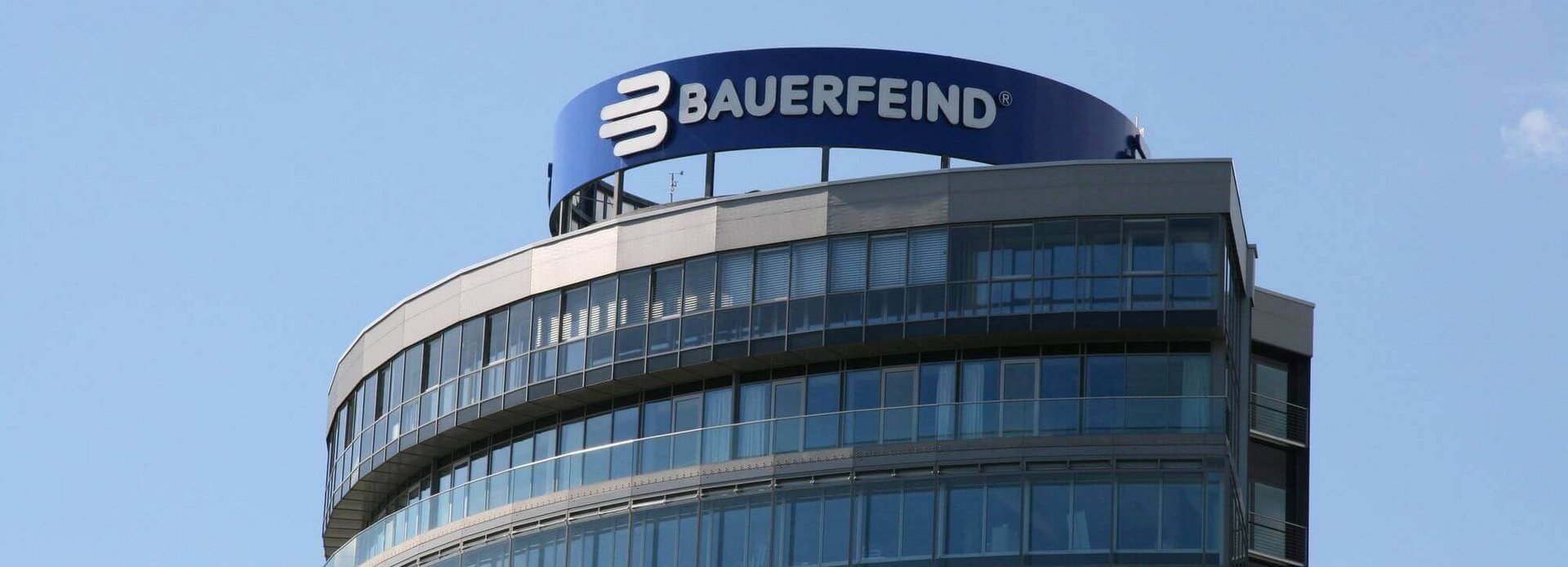 Das Dach des Bauerfeind Towers am Hauptsitz im thüringischen Zeulenroda.